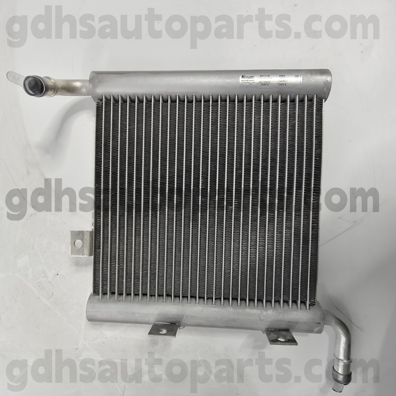 607176 Συναρμολόγηση καλοριφέρ Nissens για Range Rover Velar Oe no. LR140296